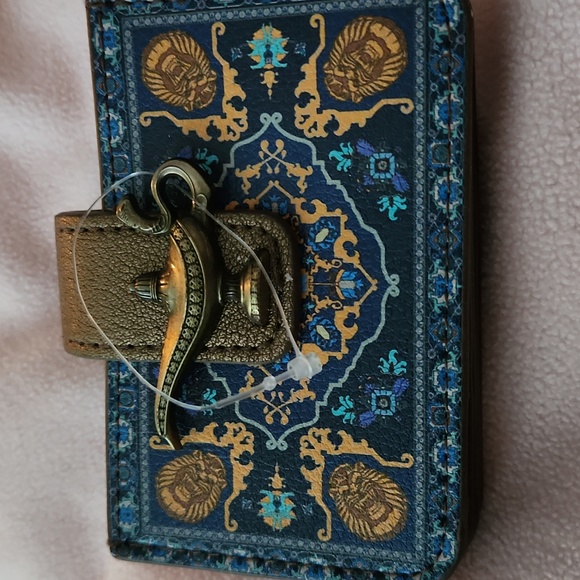 DISNEY 🧞‍♂️ Aladdin - Magic Carpet Wallet - Picture 3 of 7